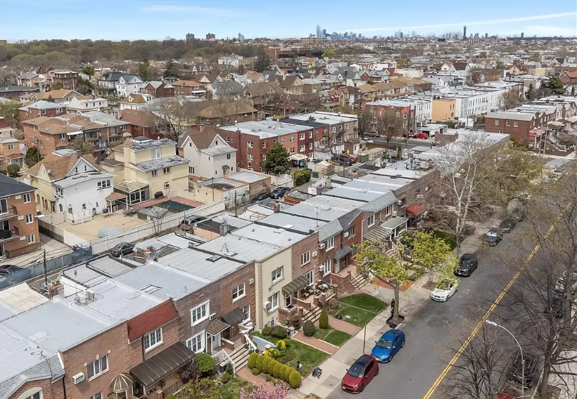 What it's like living in Bath Beach, Brooklyn Housing, prices, transportation, restaurants